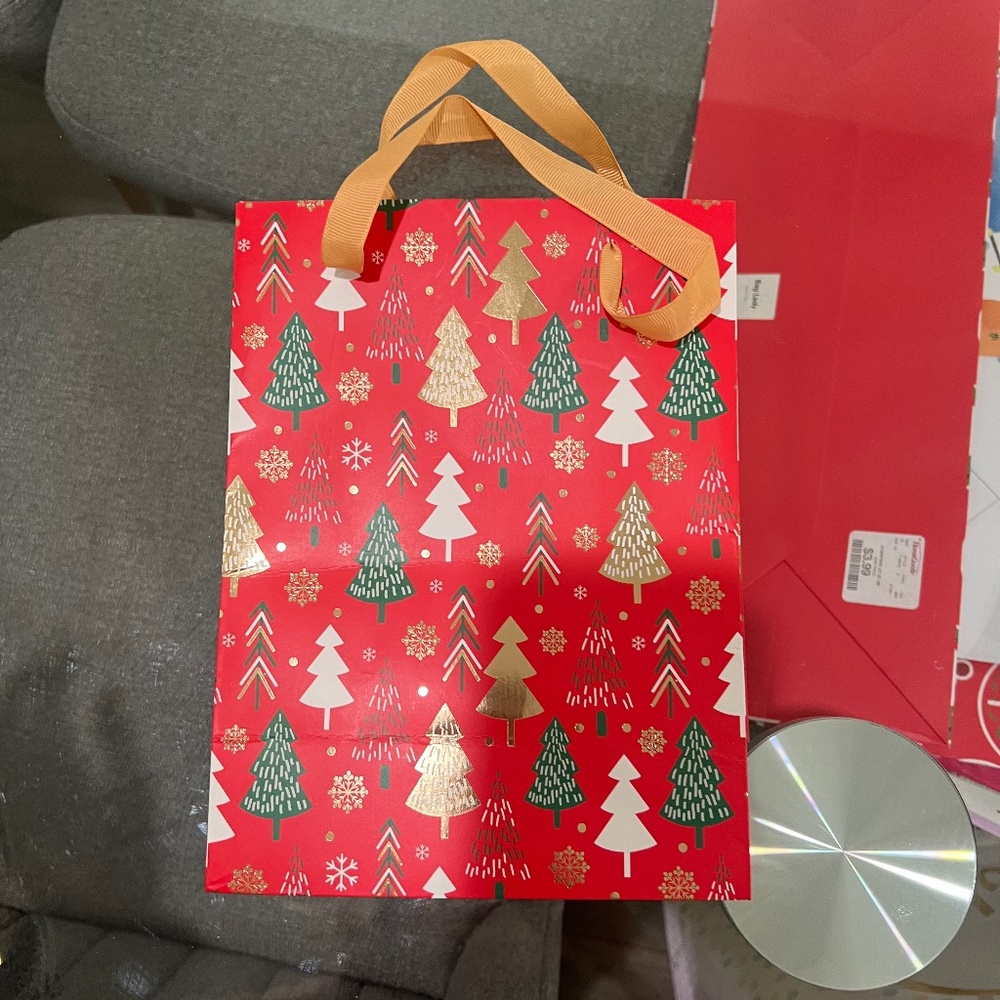 CHRISTMAS/ NEW YEARS GIFT BAGS ( 5 PIECES ) Size medium, small and Bottle size